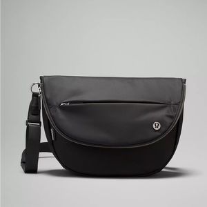 Lululemon All Night Festival Bag 5L in black
